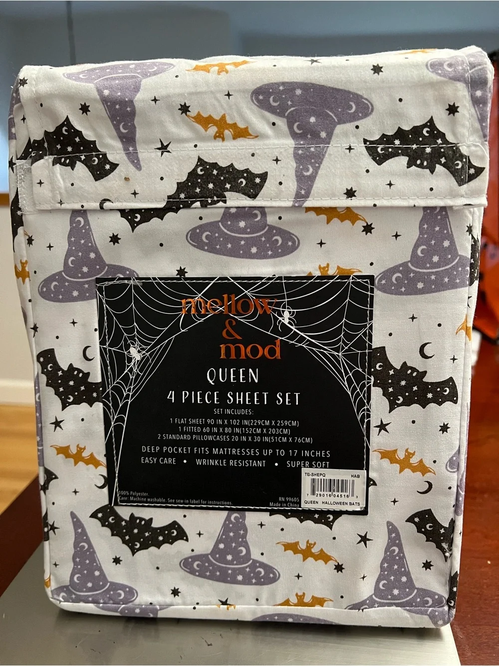 Spooky Witch Hat & Bat Queen Sheet Set - White
